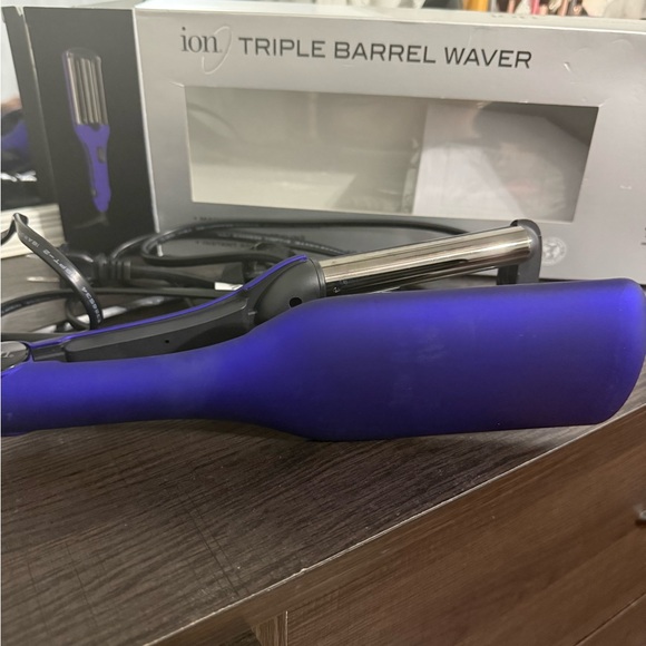 Ion Triple Barrel Waver in Blue and Silver - Picture 2 of 4